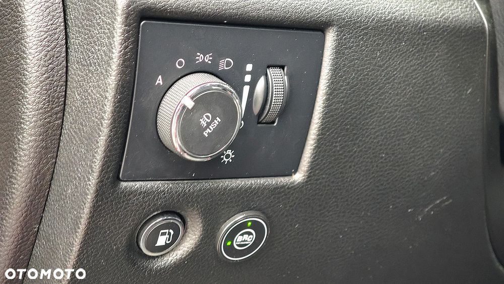 Jeep Grand Cherokee - 30