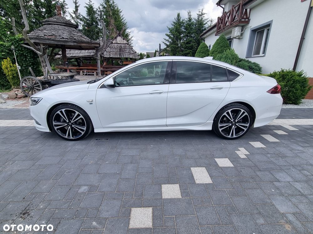 Opel Insignia - 1