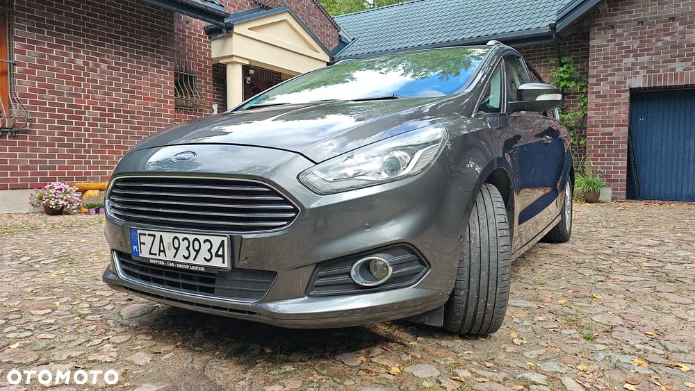 Ford S-Max 1.5 EcoBoost Titanium - 25