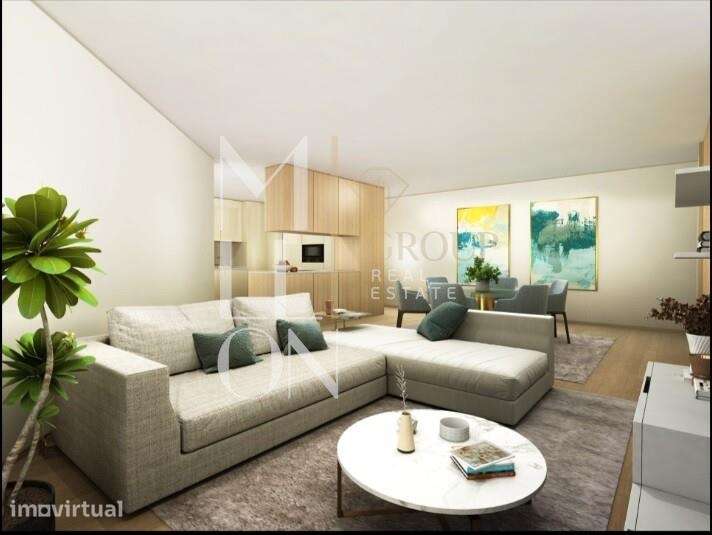 Apartamento T2 na Constituição com lugar de garagem e varandas - Grande imagem: 2/9