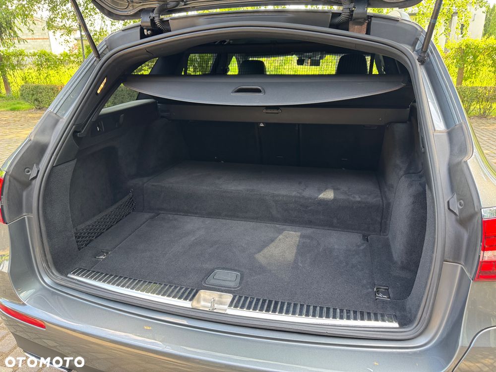 Mercedes-Benz Klasa E 300 de PHEV 4-Matic AMG 9G-Tronic - 35