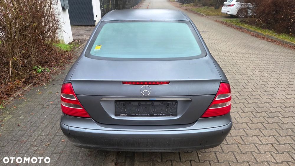 Mercedes-Benz Klasa E 200 Kompressor Classic Sport Edition - 2