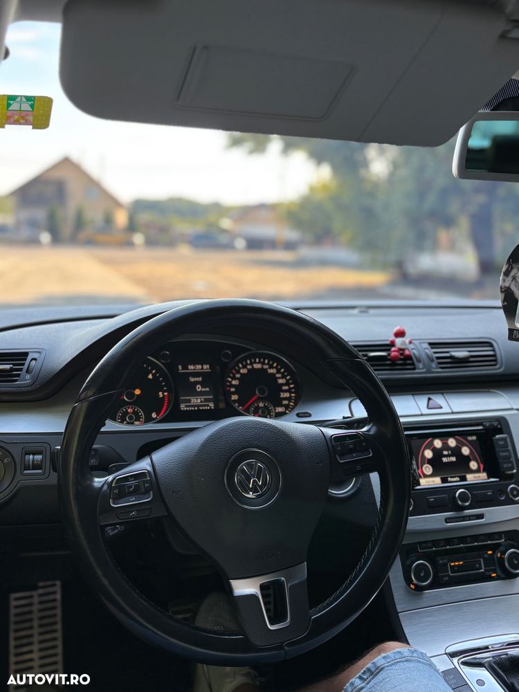 Volkswagen Passat - 8