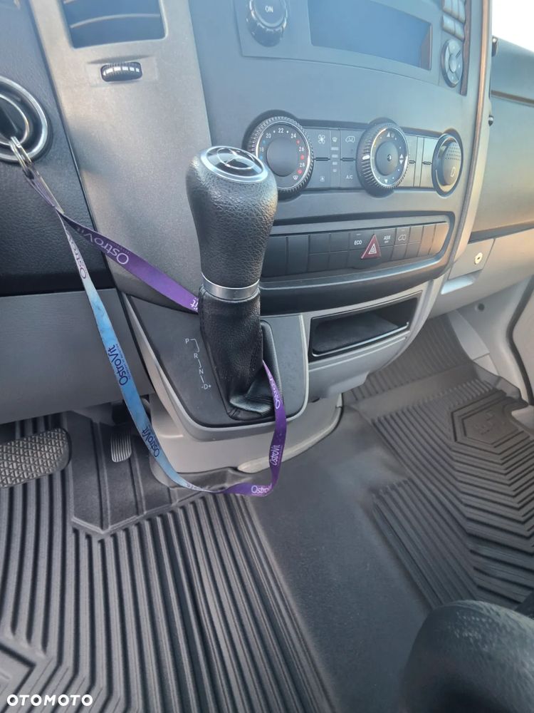 Mercedes-Benz Sprinter - 28