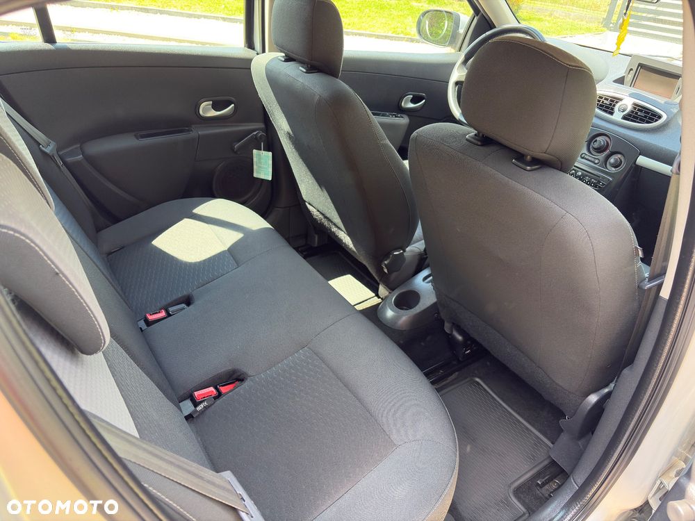 Renault Clio - 24