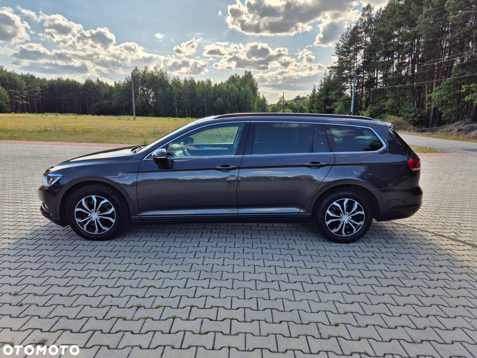 Volkswagen Passat Variant 2.0 TDI SCR DSG Highline - 17