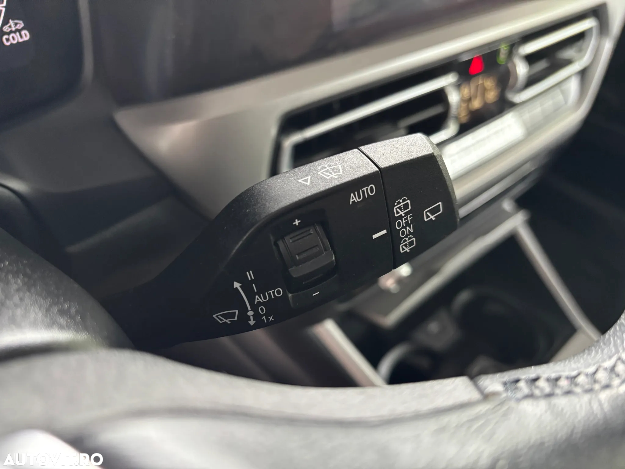 BMW Seria 3 320d Touring xDrive Aut. Advantage - 28
