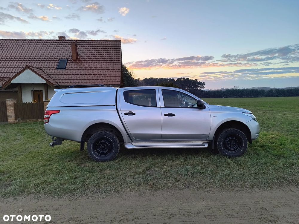 Mitsubishi L200 2.4 d CC Invite EU6 - 8