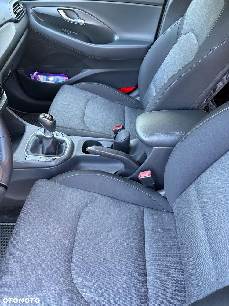 Hyundai i30 1.5 T-GDI 48V Smart - 13