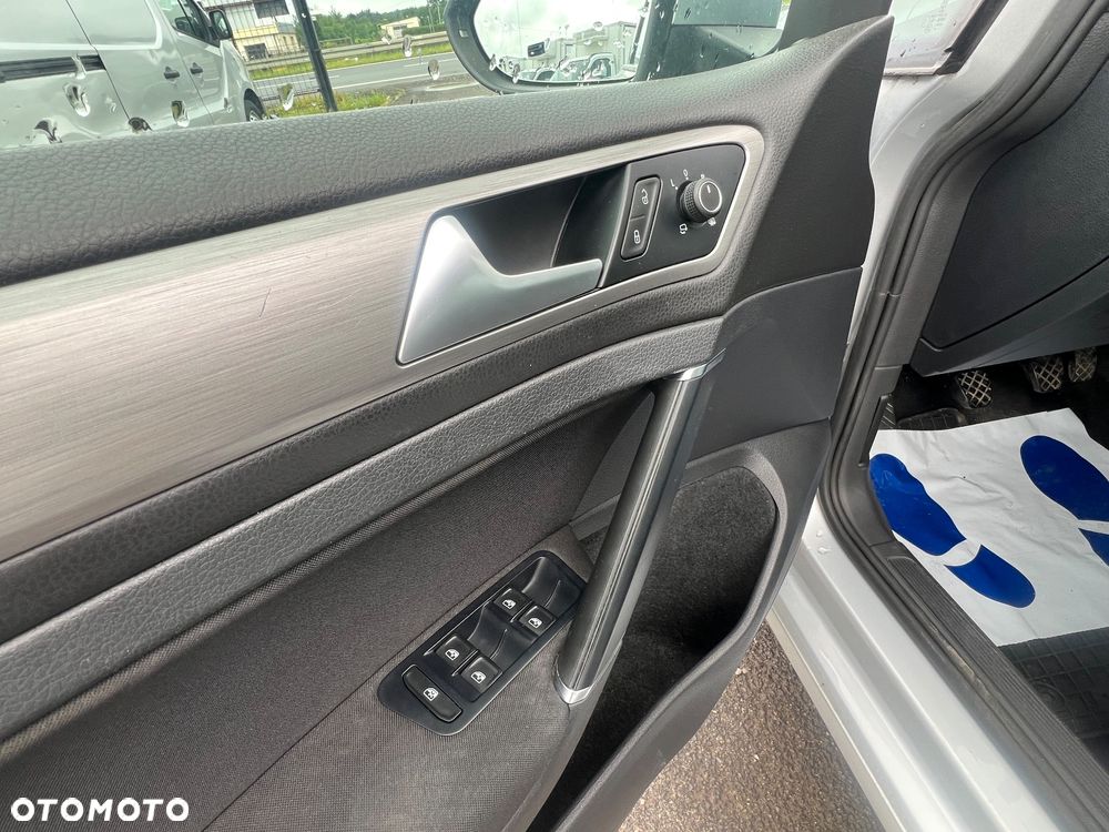 Volkswagen Golf 1.6 TDI BMT Comfortline - 18