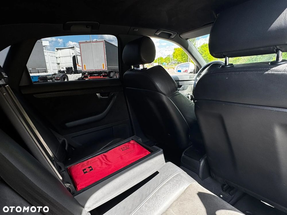 Audi A4 Limousine - 20