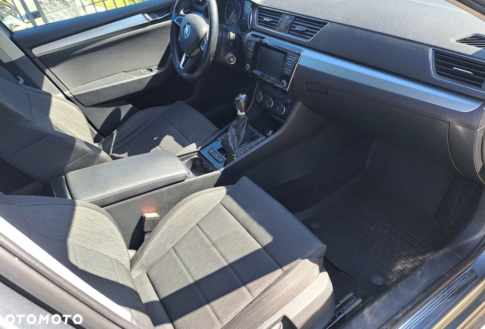 Skoda Superb 2.0 TDI Ambition - 16