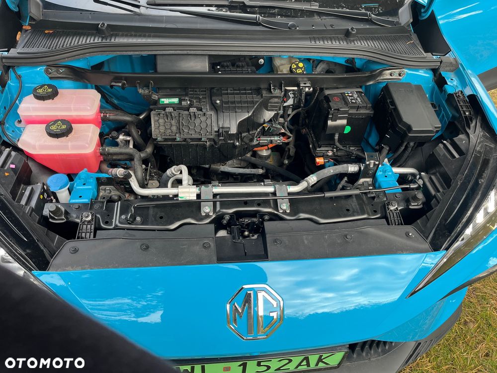 MG 4 Luxury 64 kWh - 31