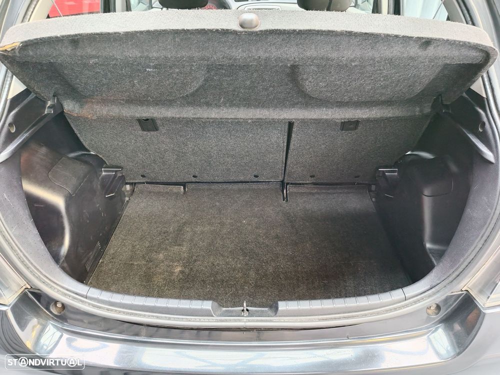 Toyota Yaris 1.4 D-4D Comfort - 22