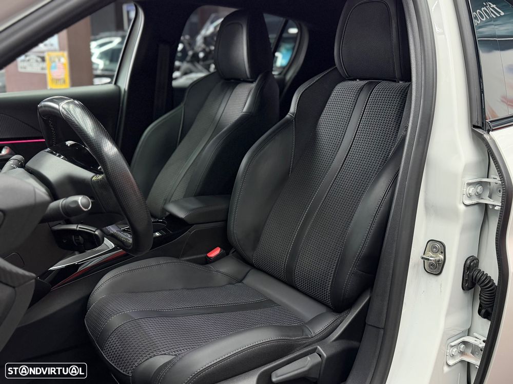 Peugeot 208 1.5 BlueHDi GT — fotografia 10