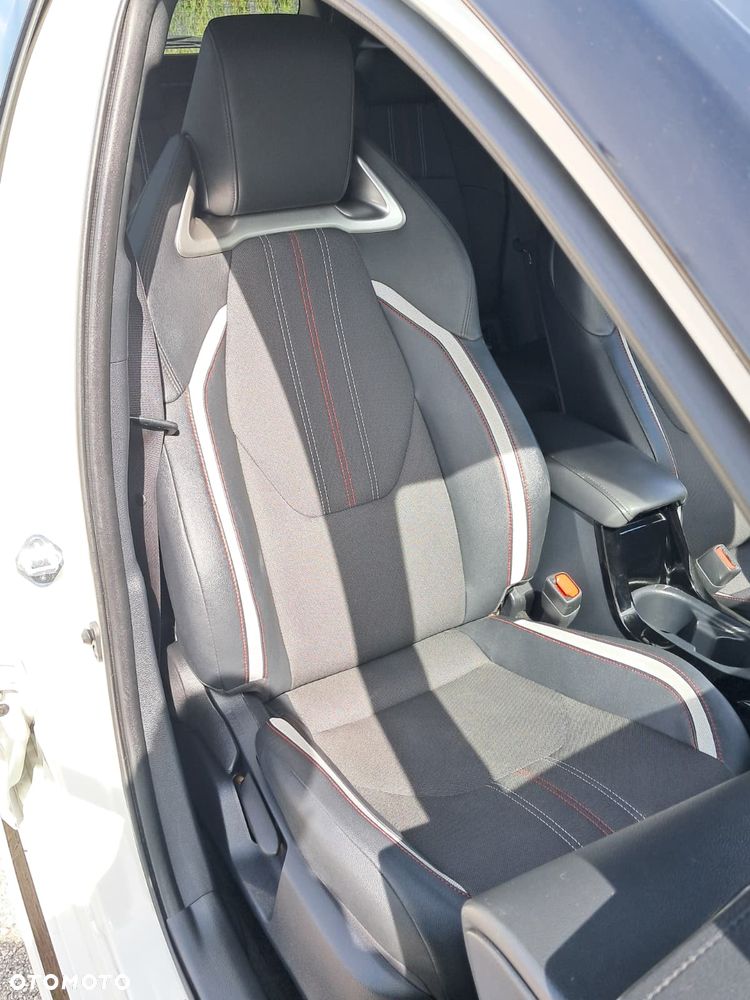 Toyota Corolla 2.0 Hybrid GR Sport - 18