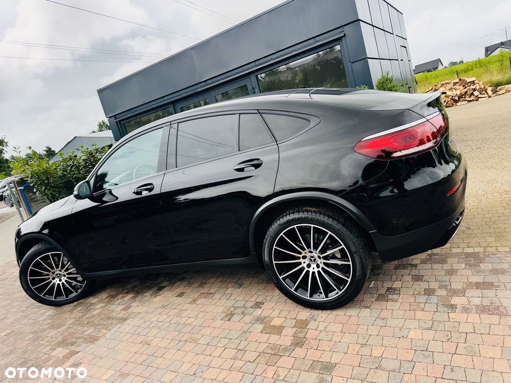 Mercedes-Benz GLC 300 d 4Matic 9G-TRONIC AMG Line Plus - 24