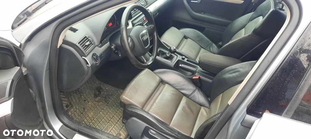 Audi A4 Avant 2.0 TDI Quattro - 23