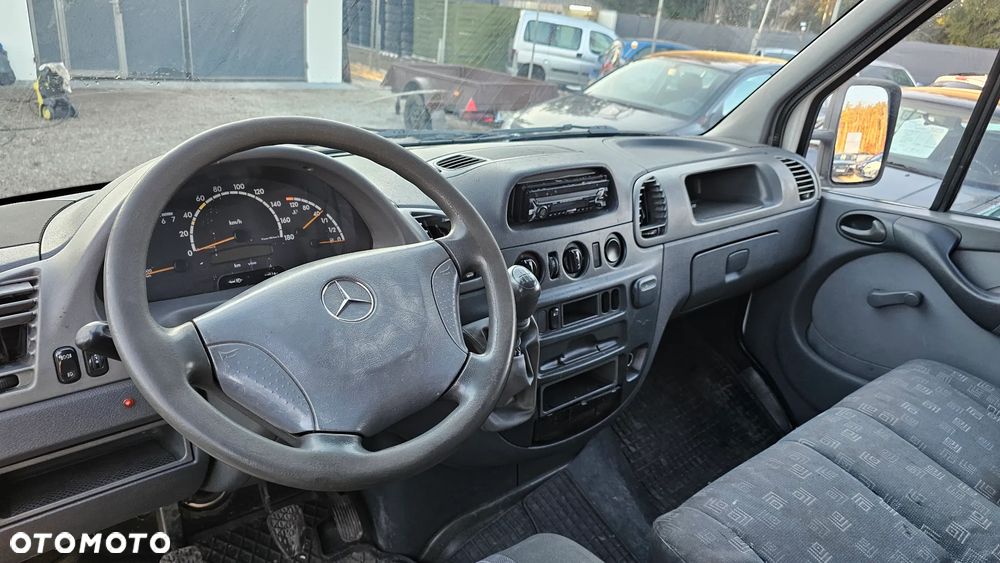 Mercedes-Benz Sprinter - 14