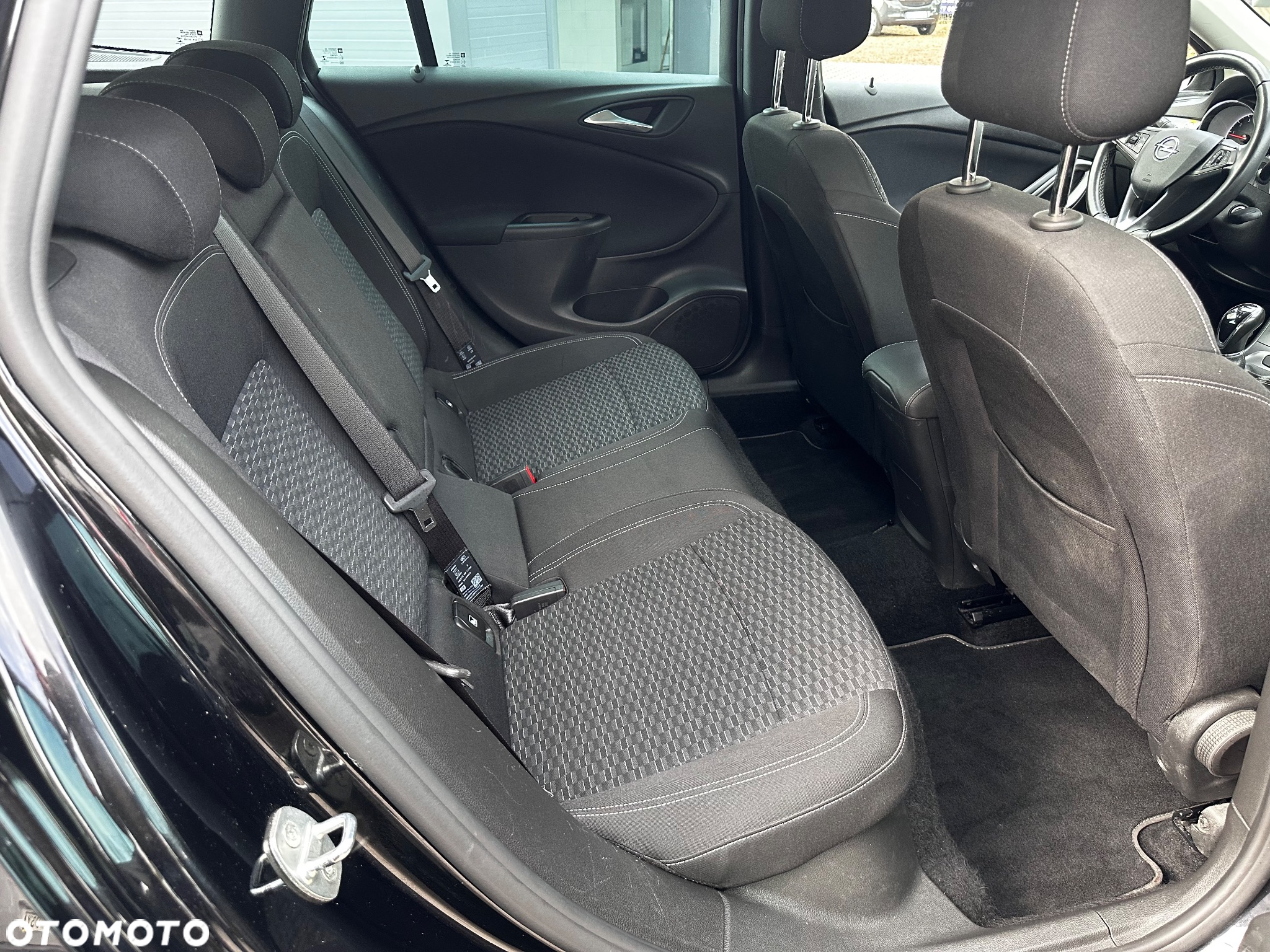Opel Astra 1.4 Turbo 120 Jahre - 28
