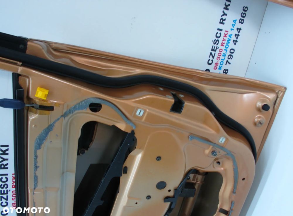 Mitsubishi Carisma drzwi prawe lewe przednie części K80 - 13