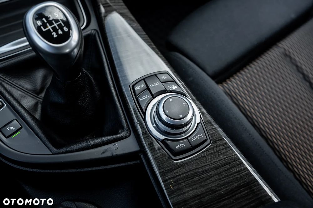 BMW Seria 3 320d Efficient Dynamic Edition - 33