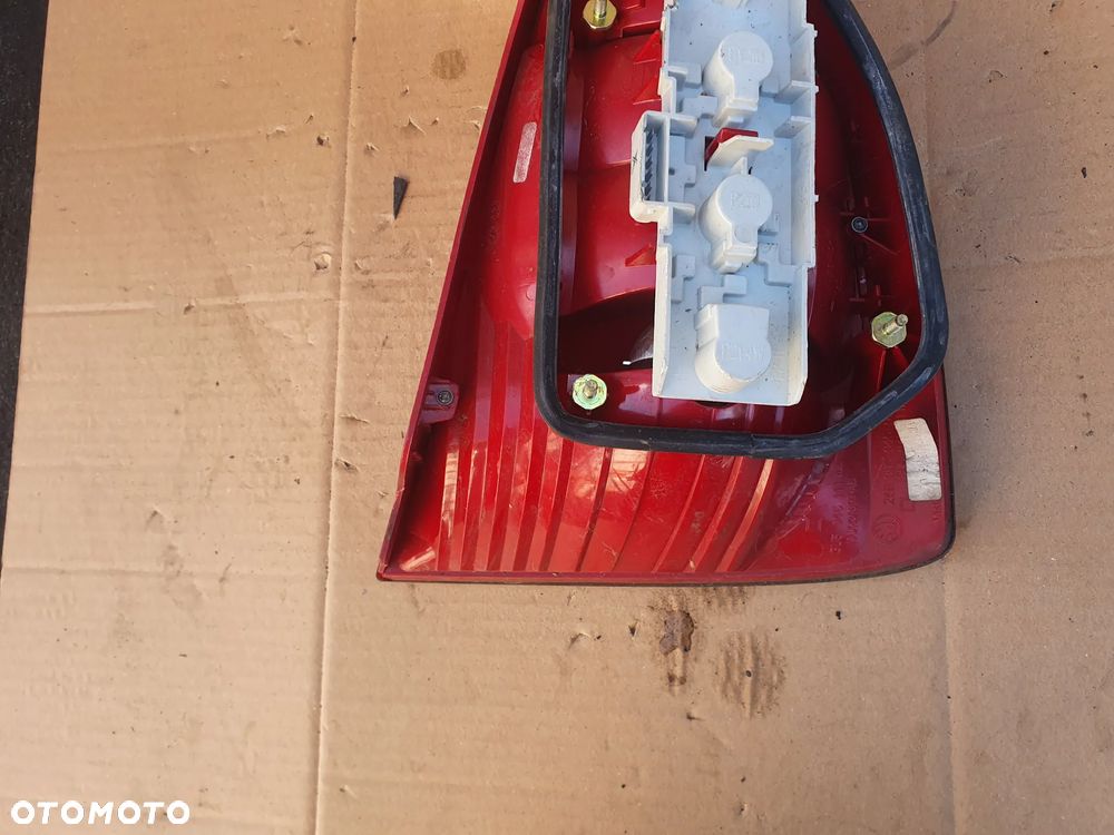 * LAMPA TYLNA LEWA TYŁ LEWO SKODA SUPERB 1 - 7
