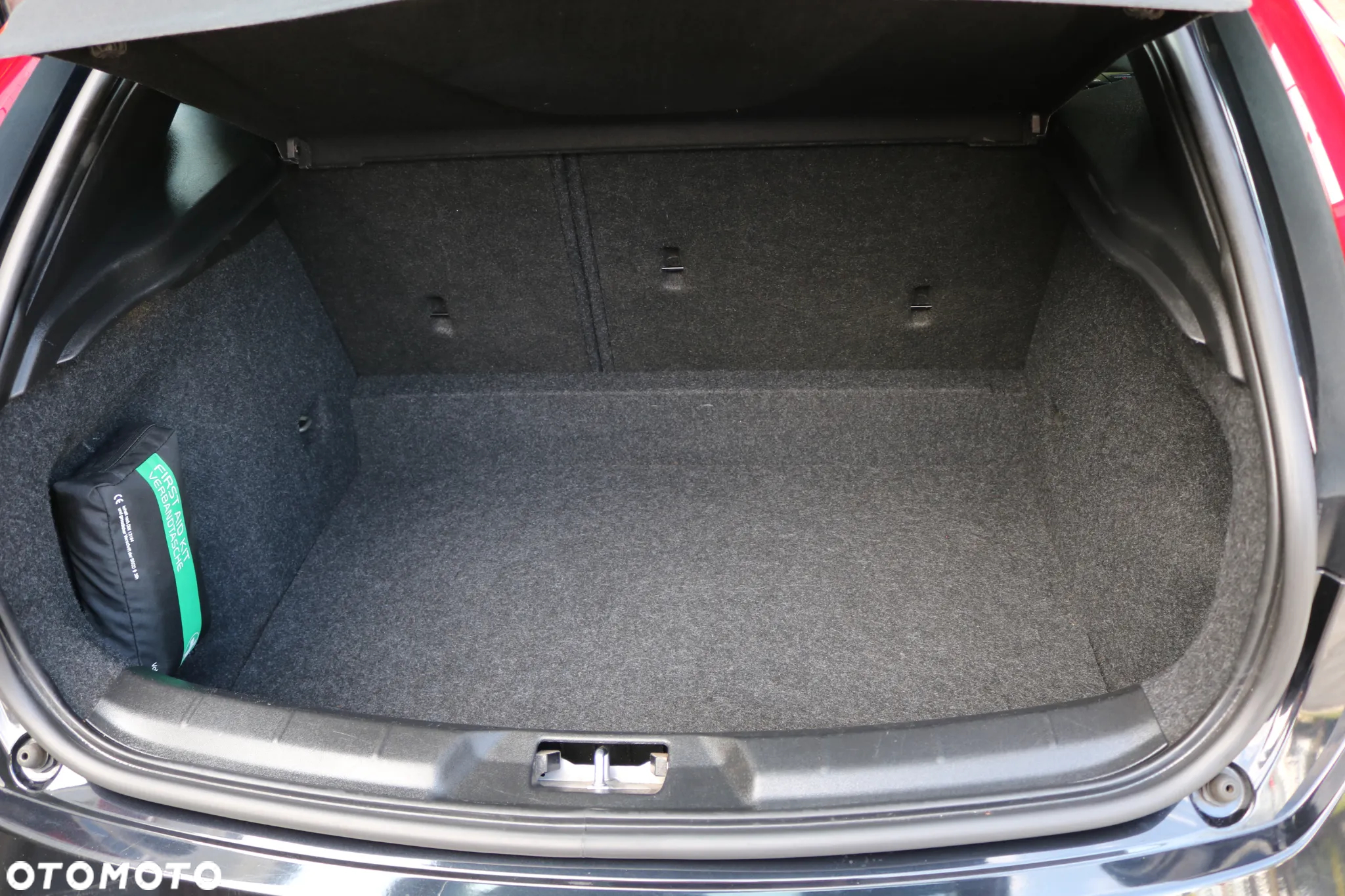 Volvo V40 D4 Drive-E R-Design Momentum - 8