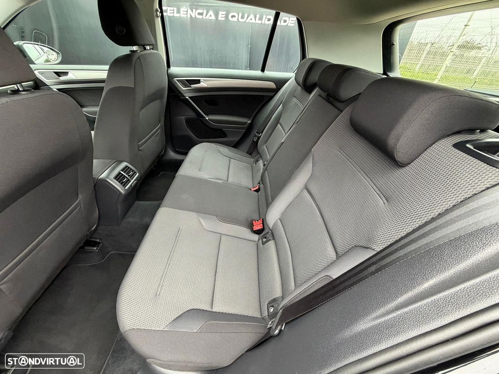 VW Golf 1.6 TDi BlueMotion Confortline - 21