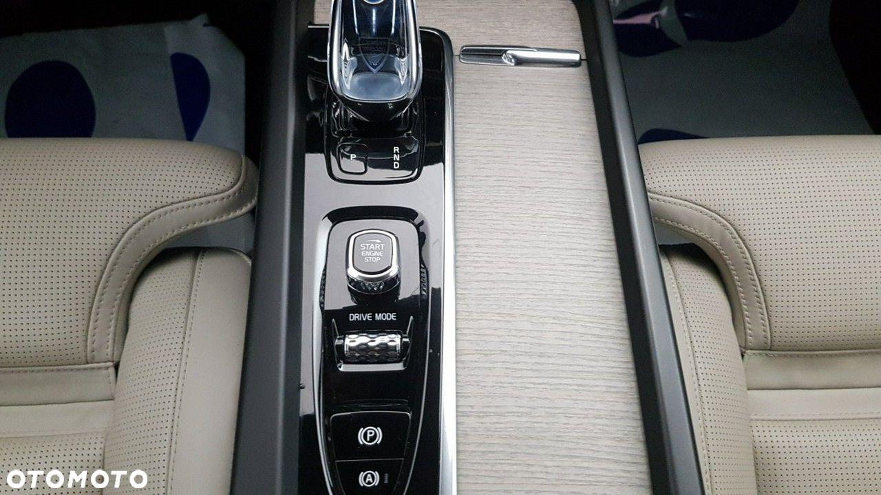Volvo XC 60 - 31