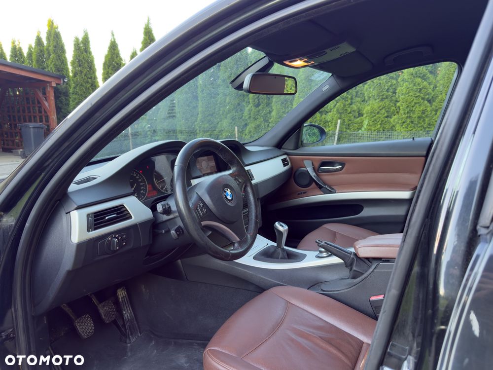 BMW Seria 3 318i Edition Exclusive - 4