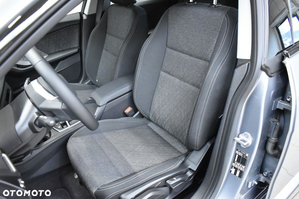 BMW Seria 2 220i mHEV - 16
