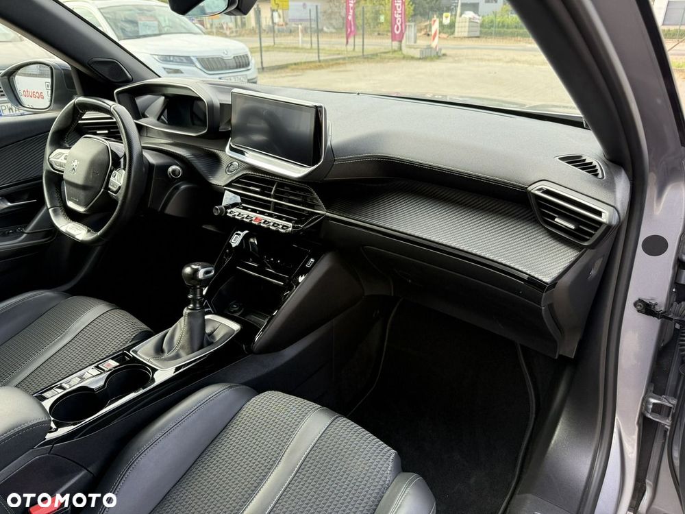 Peugeot 2008 PureTech 130 GT - 17