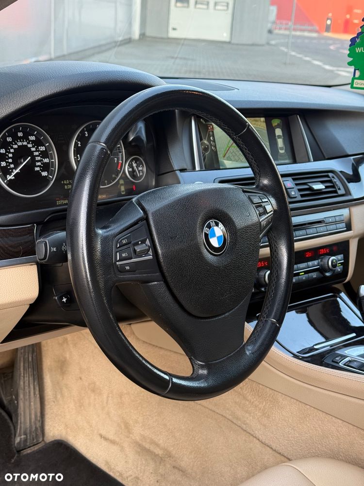BMW Seria 5 528i xDrive Sport-Aut Luxury Line - 20