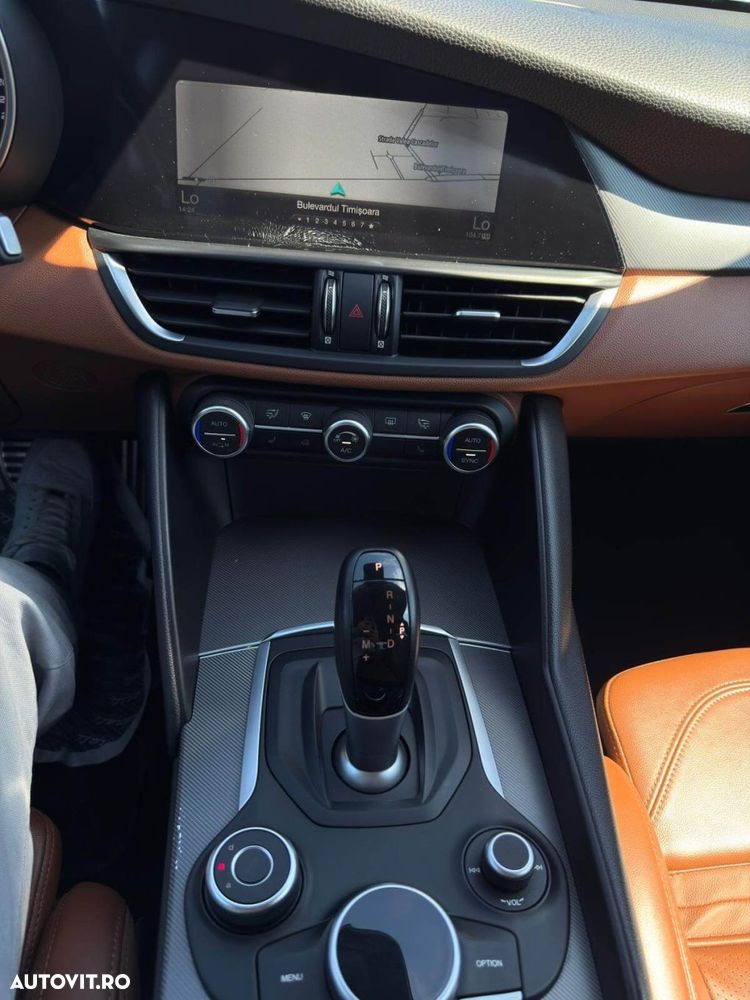 Alfa Romeo Giulia 2.0 Turbo AWD AT8 Veloce - 15