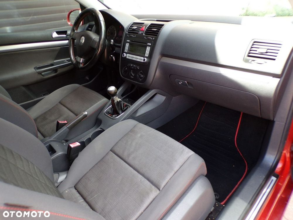 Volkswagen Golf - 18