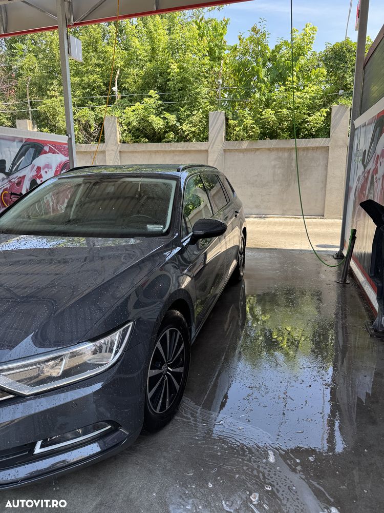 Volkswagen Passat - 4