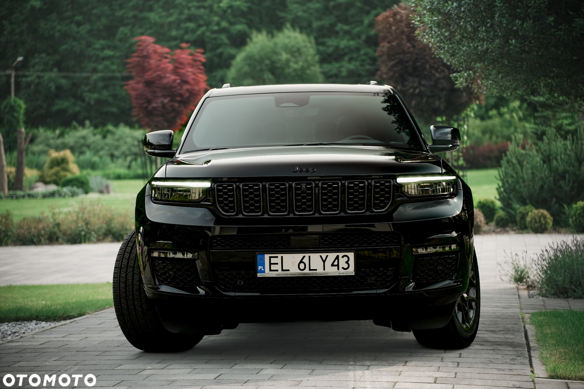 Jeep Grand Cherokee - 31