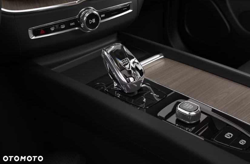 Volvo XC 60 T8 Plug-In Hybrid AWD Ultra Bright - 13