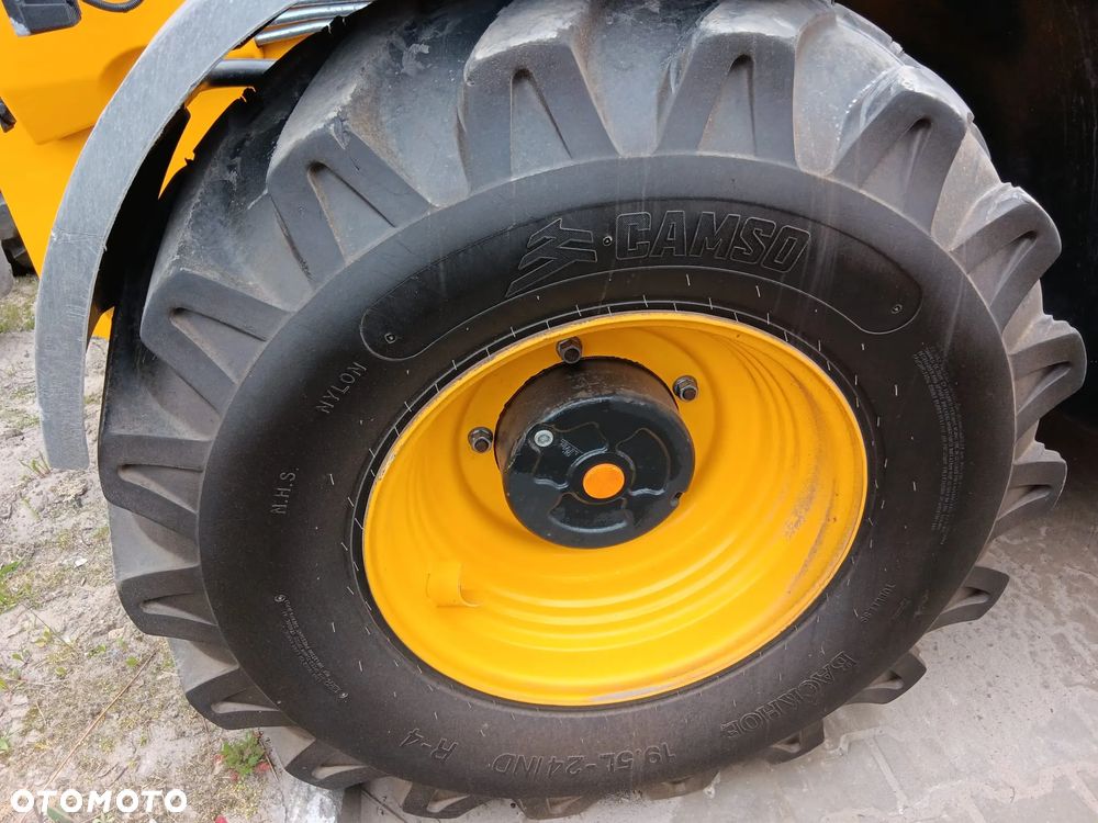 JCB 542-70 Agri Super - 12
