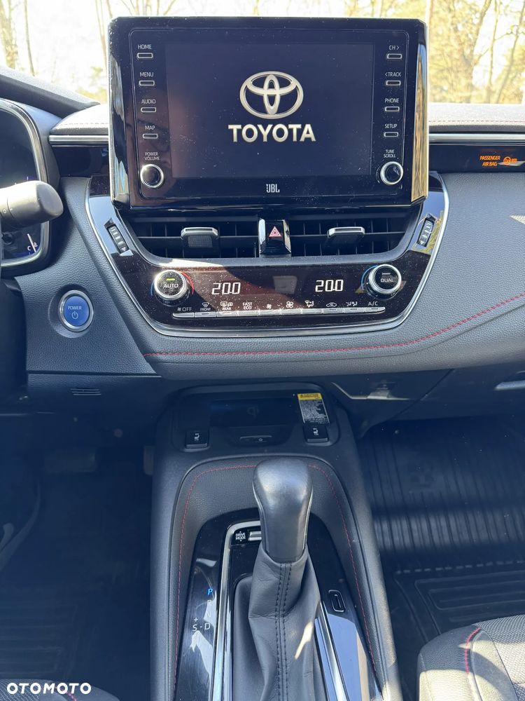 Toyota Corolla 2.0 Hybrid Executive - 11