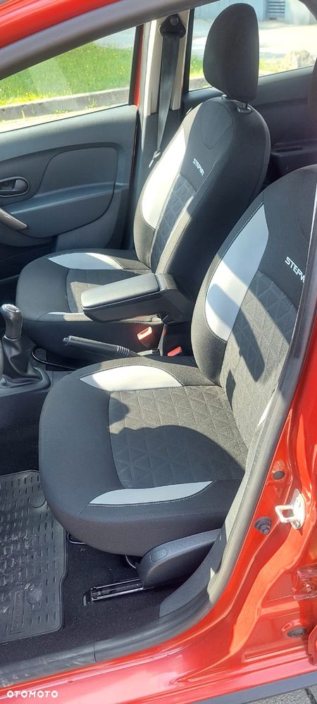 Dacia Sandero TCe 90 Celebration - 13