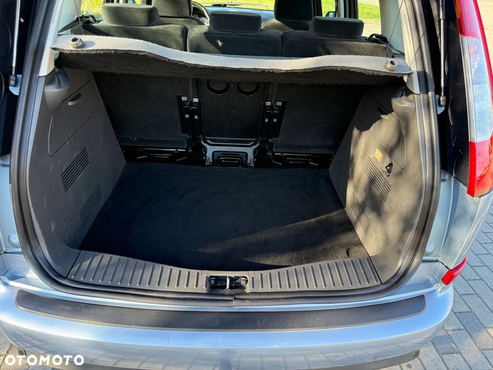 Ford Focus 2.0 16V Ghia - 19