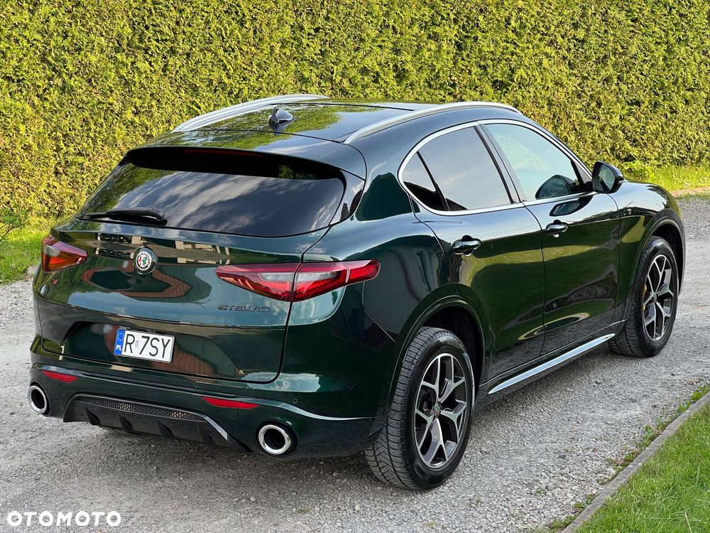 Alfa Romeo Stelvio 2.0 Turbo 16V AT8-Q4 Ti - 12