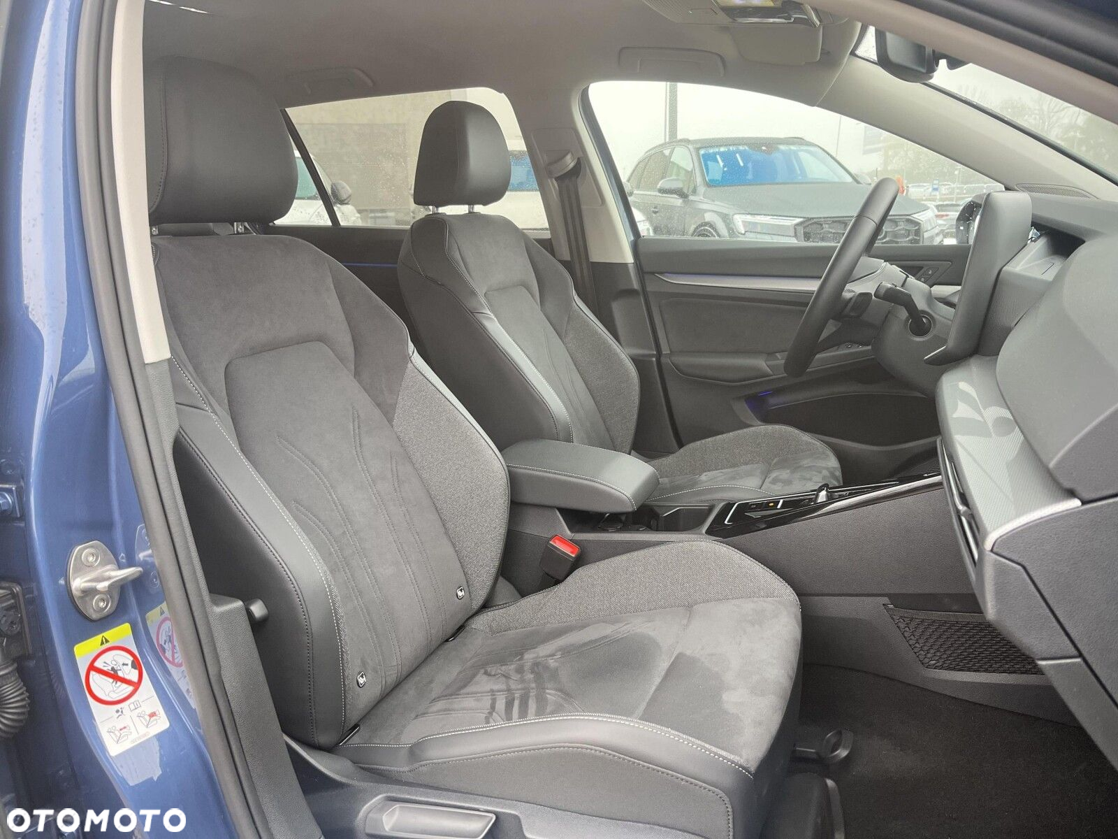Volkswagen Golf - 22