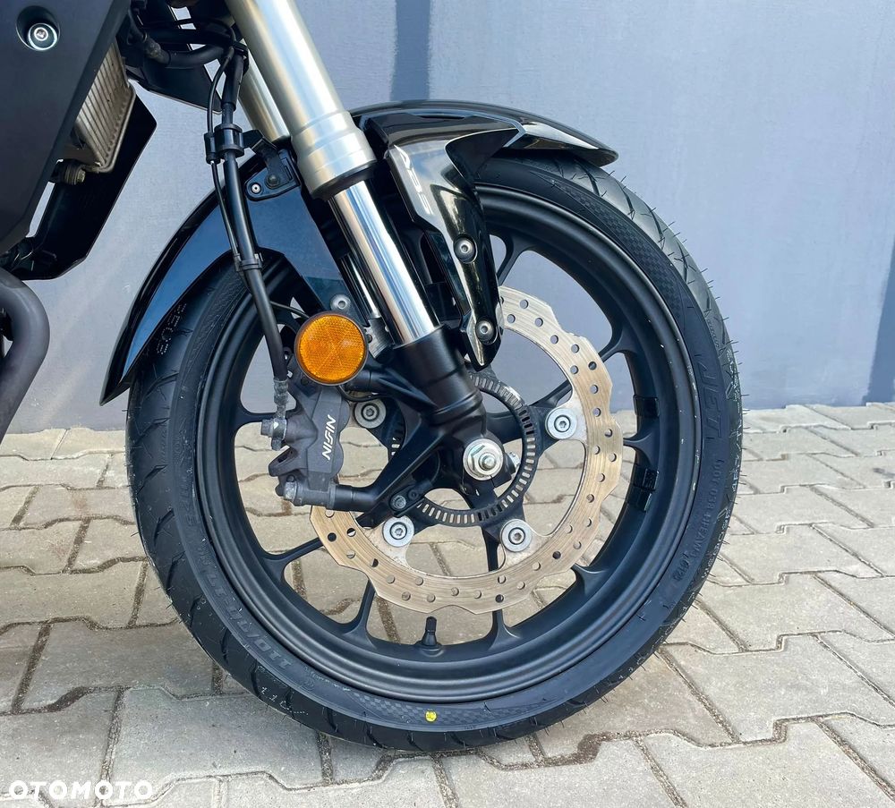Honda CB - 12