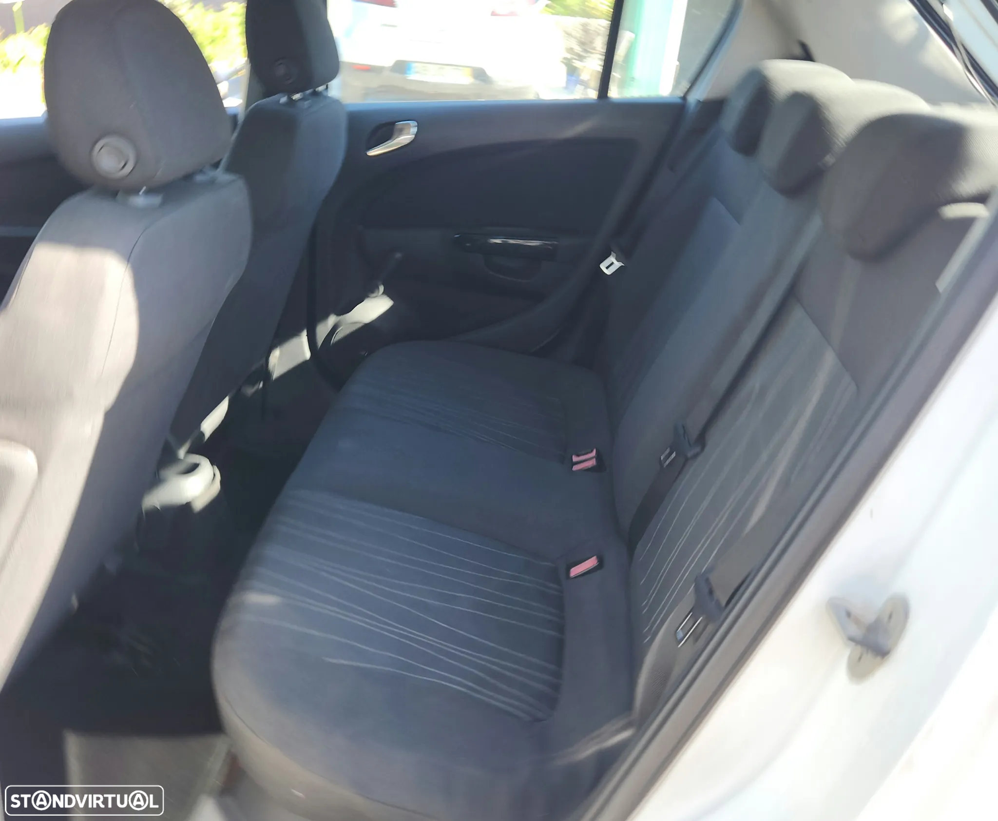 Opel Corsa 1.3 CDTi Enjoy EcoFLEX - 9
