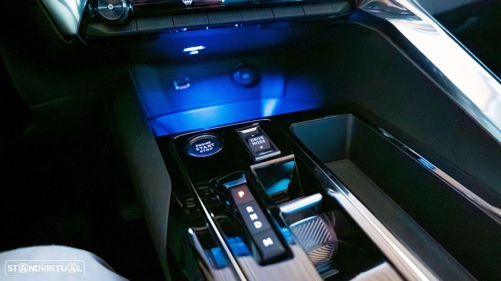 Peugeot 5008 1.2 PureTech Allure Pack EAT8 - 18