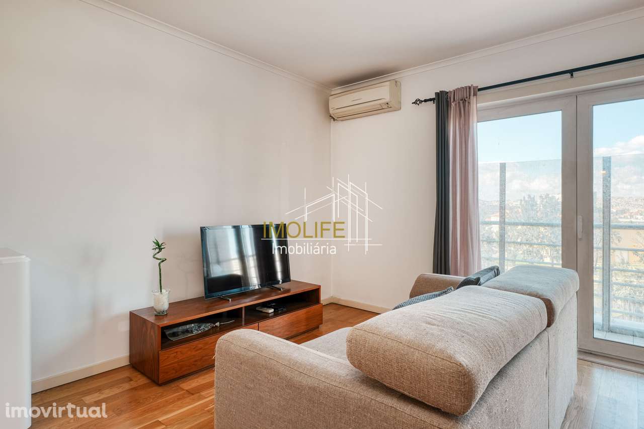 Apartamento T2 com Vista Desafogada em Benfica - Grande imagem: 3/46