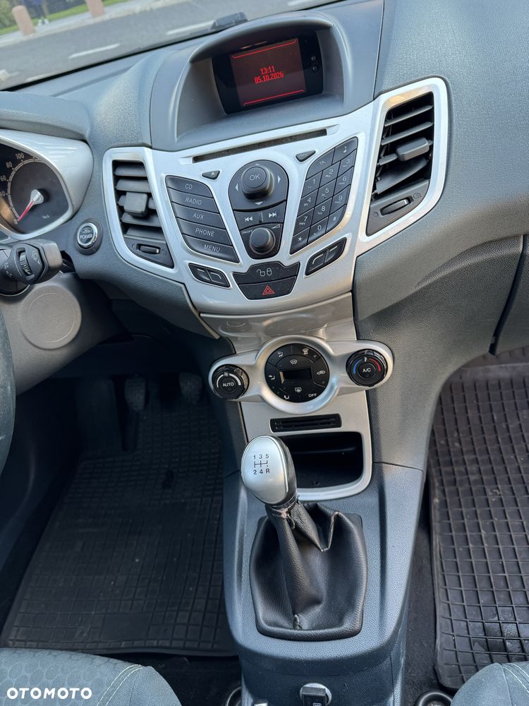 Ford Fiesta - 10
